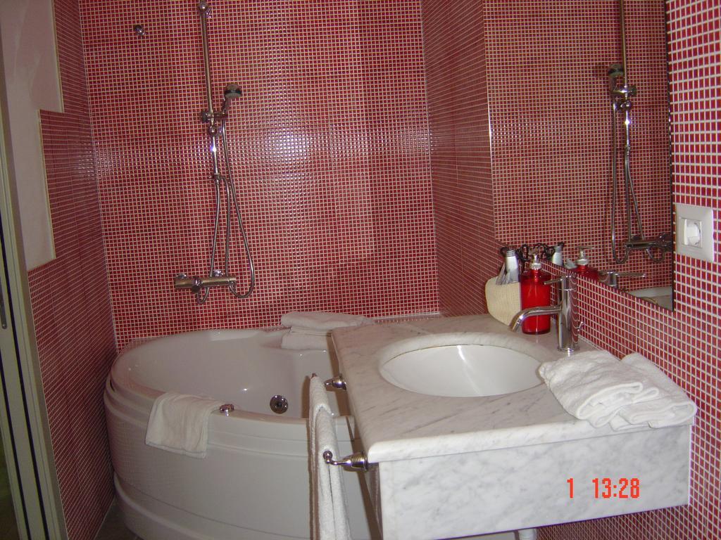 Bcomfort Hotel Cagliari Habitación foto